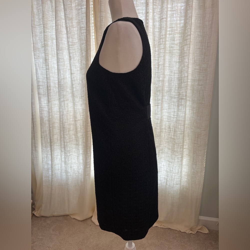 Theory Gwideen Black Eyelet Shift Dress Size 4 NWT - Picture 6 of 9